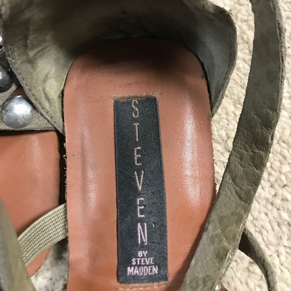 Sandals - Picture 3 of 4